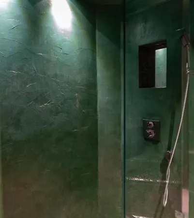 Luxury Industrial With Private Hammam At Montparnasse * פריז